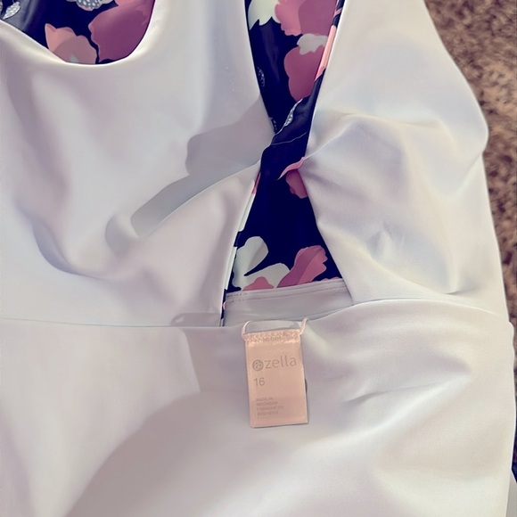 Zella Girls Reversible Journey One-Piece Swimsuit Size 16 Blue Purple Floral - Picture 7 of 10